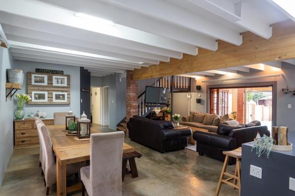 6 Bedroom Property for Sale in Noorsekloof Eastern Cape